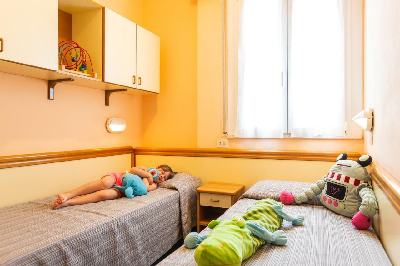 Hotel Nevada Bellaria-Igea Marina Bagian luar foto