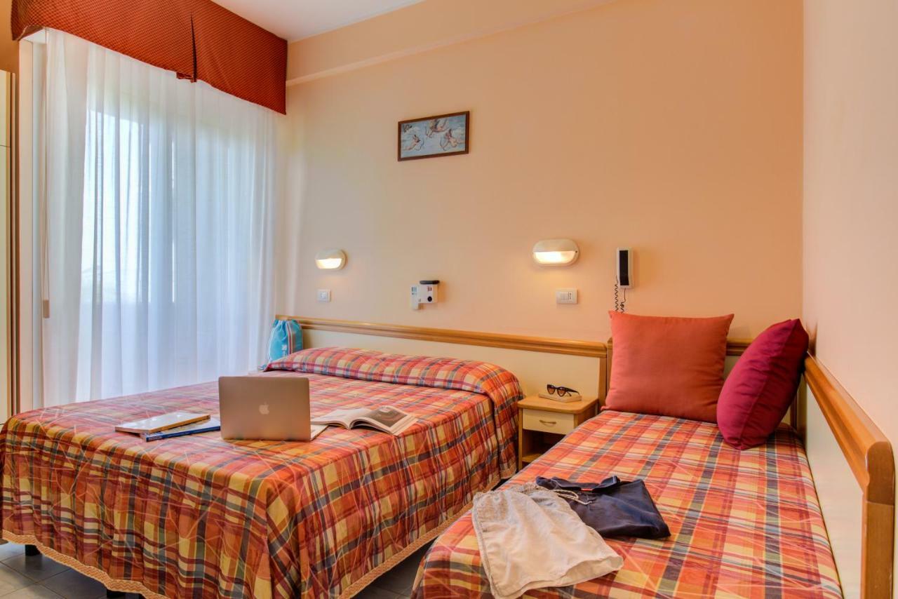Hotel Nevada Bellaria-Igea Marina Bagian luar foto