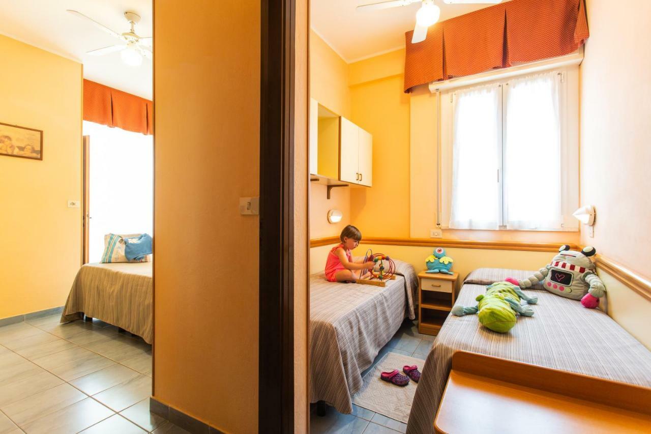 Hotel Nevada Bellaria-Igea Marina Bagian luar foto